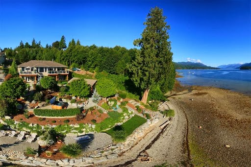 Beachcomber B&B | 6398 Gale Ave N, Sechelt, BC V0N 3A5, Canada | Phone: (604) 885-0900