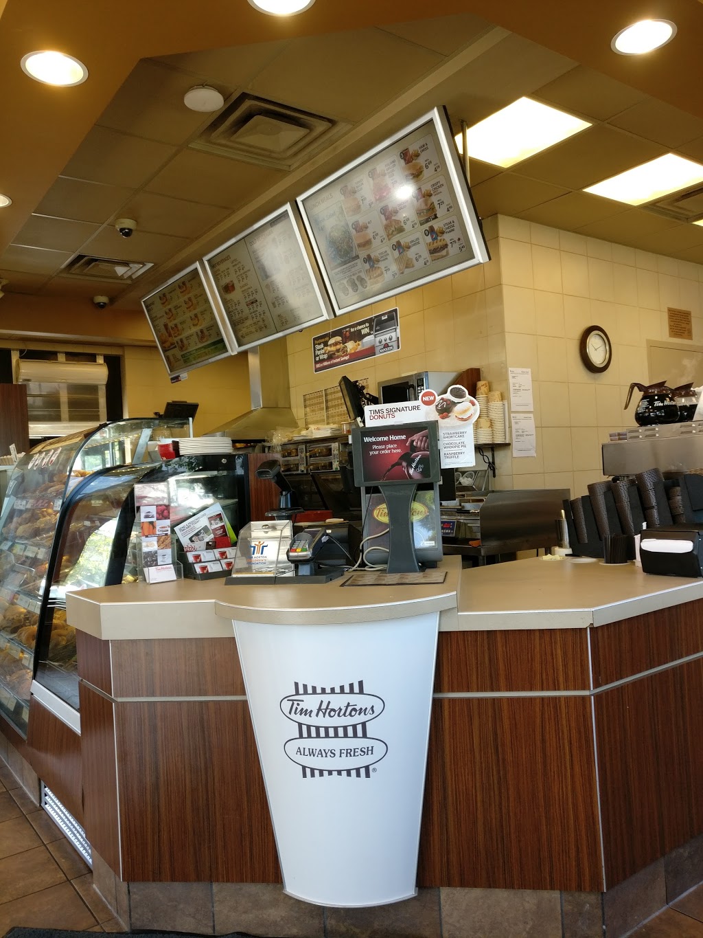 Tim Hortons | 19218 96 Ave, Surrey, BC V4N 4C4, Canada | Phone: (604) 513-9933