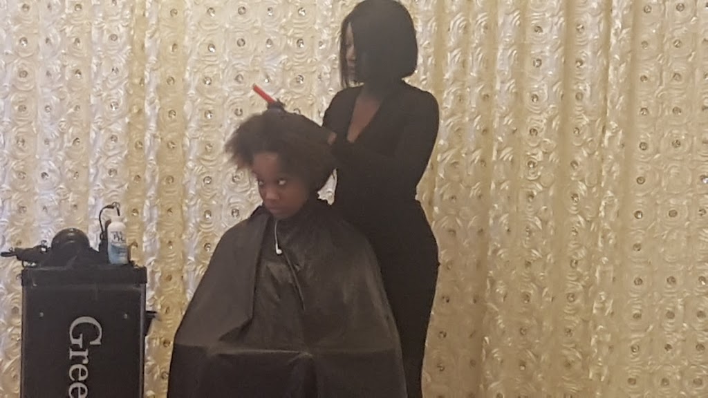Aisha Beauty Salon N Beauty Supply | 2450 Finch Ave W, Toronto, ON M9M 2E9, Canada | Phone: (416) 744-0335