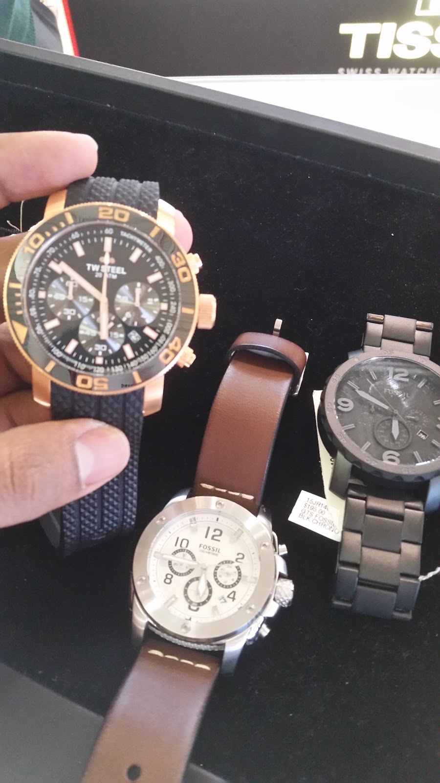 Emilian Jewellery | 1900 Fowler Dr, Mississauga, ON L5K 0A1, Canada | Phone: (905) 855-2477