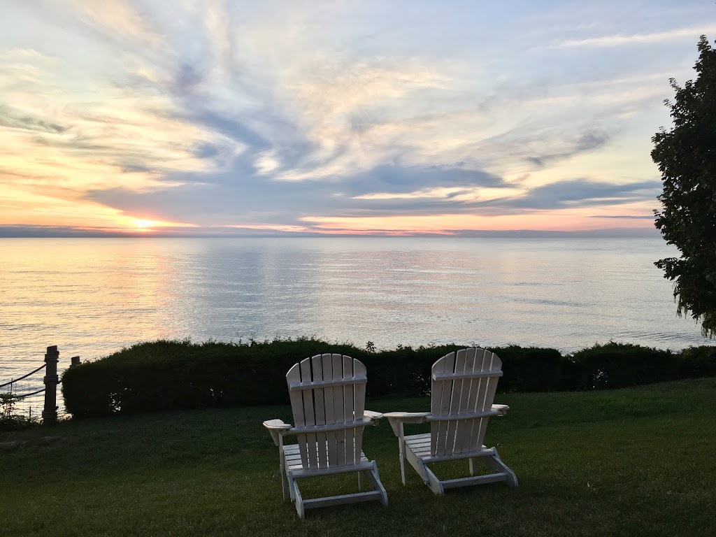 Lakeside Paradise | lodging | 11 Oak Ln, Goderich, ON N7A 3X9, Canada | 9548218790 OR +1 954-821-8790