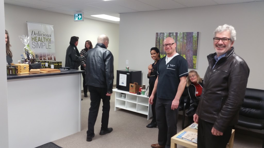 i Denture - Angus | 17 King St #8, Angus, ON L0M 1B2, Canada | Phone: (705) 424-0001