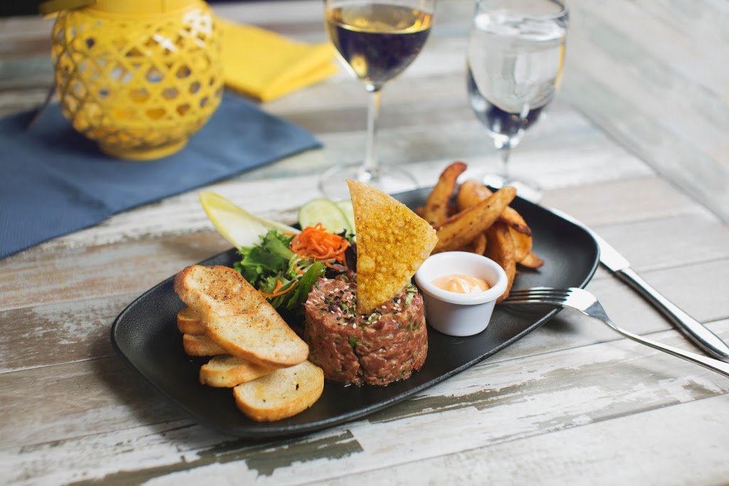 Resto-Bar Le Commandant | 1688 Route de lAéroport, Québec, QC G2G 0K1, Canada | Phone: (418) 204-2145