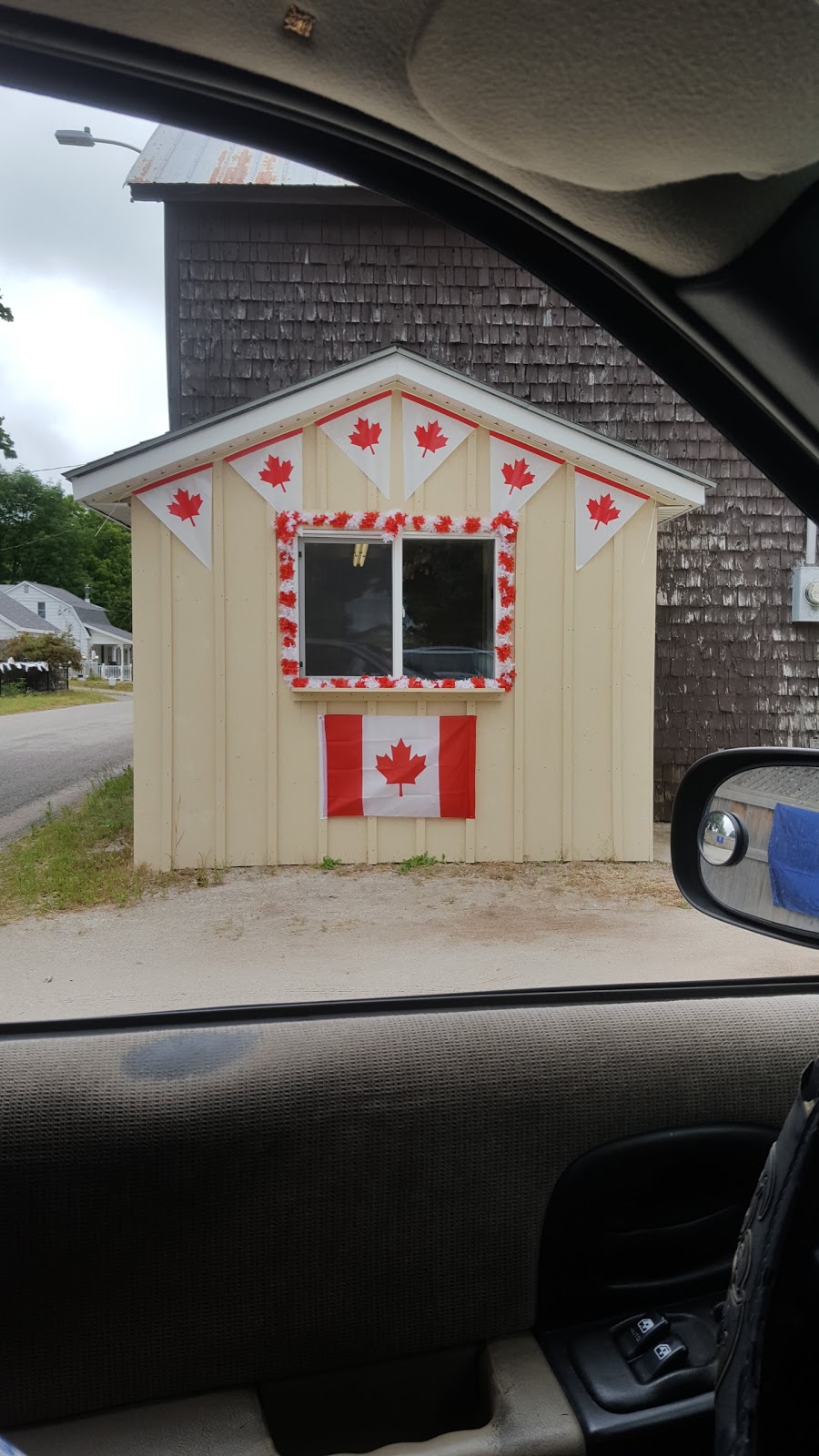 Fordhams Ice & Bait | 76 Victoria St N, Southampton, ON N0H 2L0, Canada | Phone: (519) 797-3719