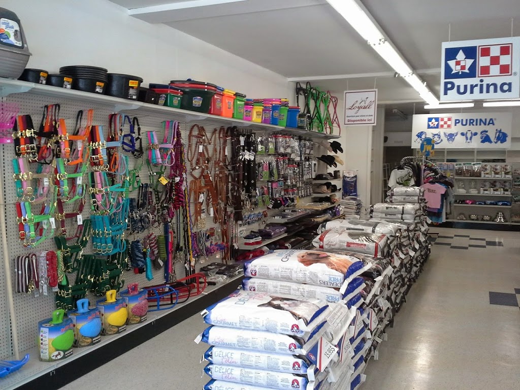 Les moulées Yval Poulin | 30 Rue Bridge, Ormstown, QC J0S, Canada | Phone: (450) 843-8333