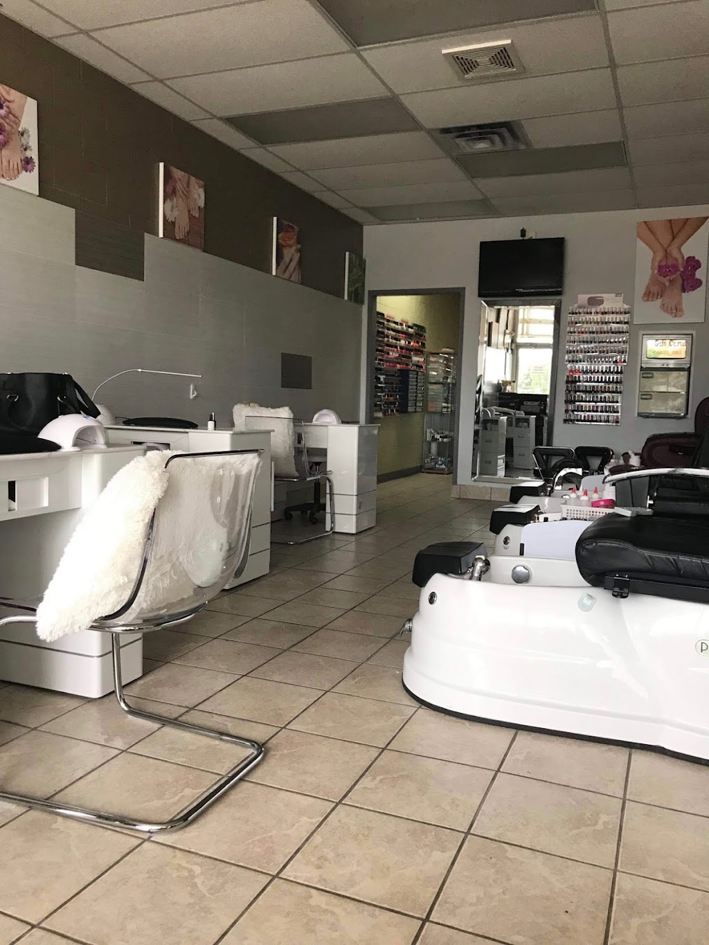 Milan Nails | 4623 Bow Trail SW, Calgary, AB T3C 2G6, Canada | Phone: (403) 685-8815