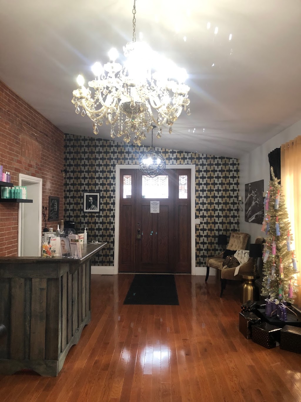 Hair Studio 54 Bobcaygeon | 54 Main St, Bobcaygeon, ON K0M 1A0, Canada | Phone: (289) 264-6026