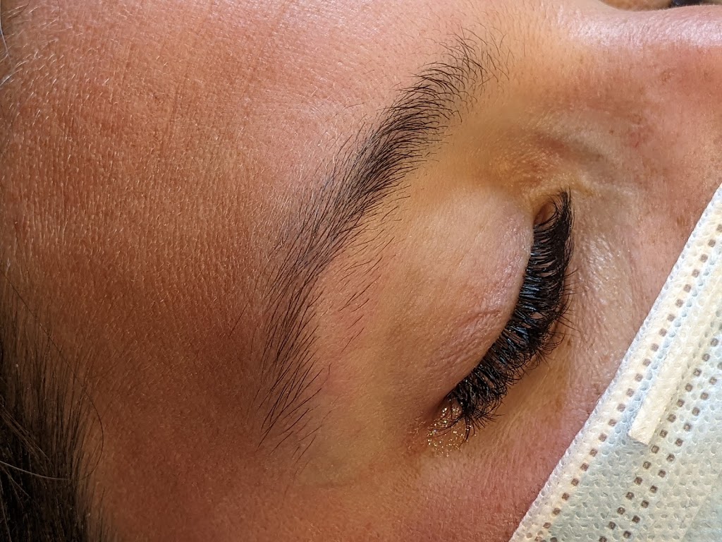 Lashing Effects | 23 Hearthstone Crescent, Courtice, ON L1E 2X7, Canada | Phone: (905) 926-4942