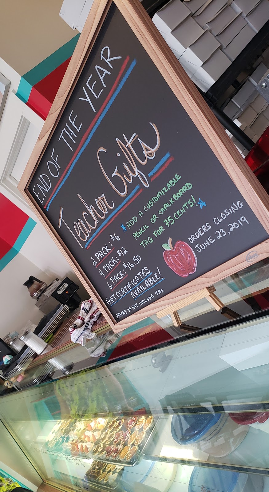 Mama Misfits Cheesecakery | 77 W Main St, Welland, ON L3C 4Z8, Canada | Phone: (905) 226-8253