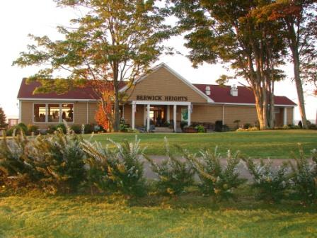 Berwick Heights Golf Course | 3060 NS-221, Berwick, NS B0P 1E0, Canada | Phone: (902) 847-9000