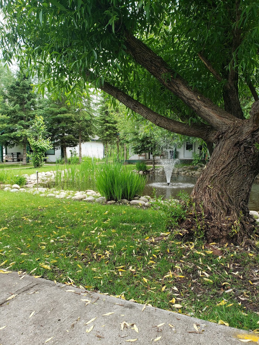 Old Town Cottages | 4203 62 St, Rocky Mountain House, AB T4T 1G3, Canada | Phone: (403) 844-4442