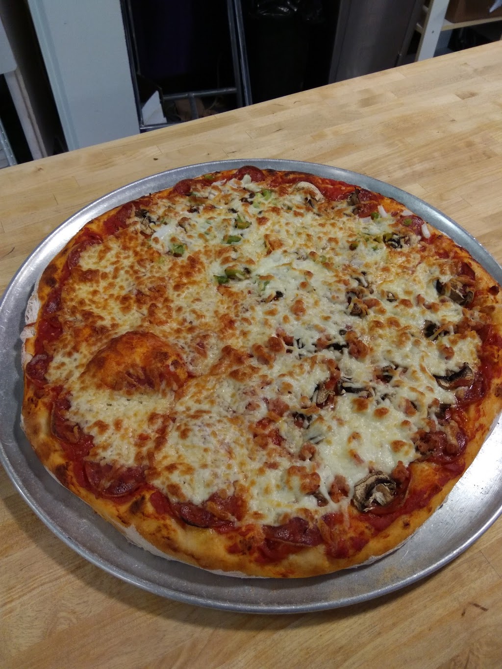Bozcos Pizza | 50 Coldwater Rd, Coldwater, ON L0K 1E0, Canada | Phone: (705) 686-7600
