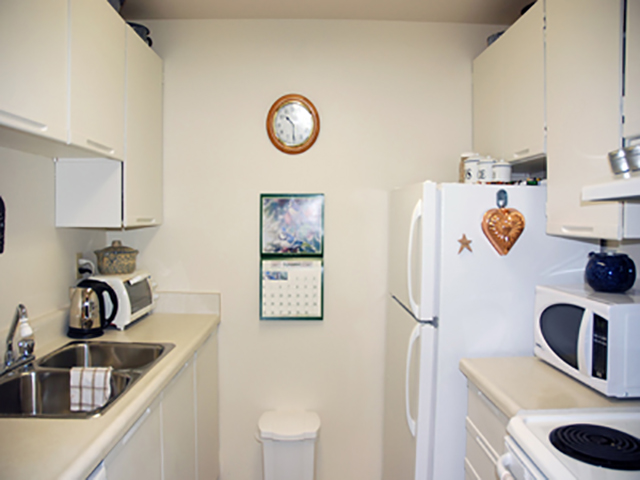 Albany Place Apartments | 1 Albany St, Fort Erie, ON L2A 5Z8, Canada | Phone: (905) 871-2383
