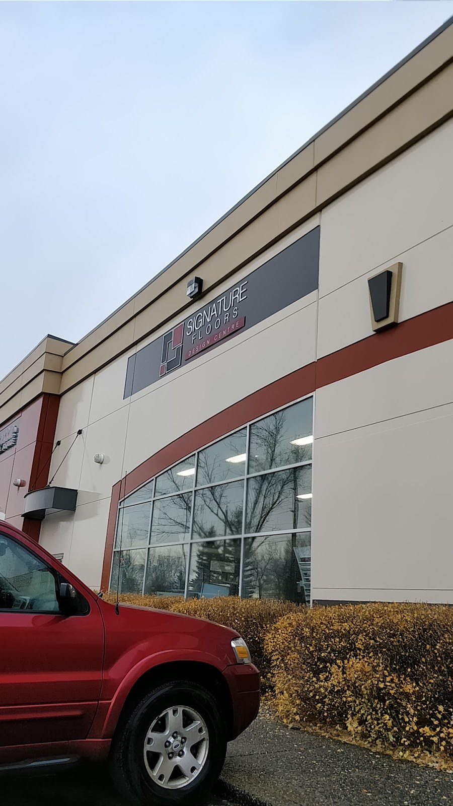 SIGNATURE FLOORS | 1667 32 Ave NE, Calgary, AB T2E 7Z5, Canada | Phone: (403) 285-7771