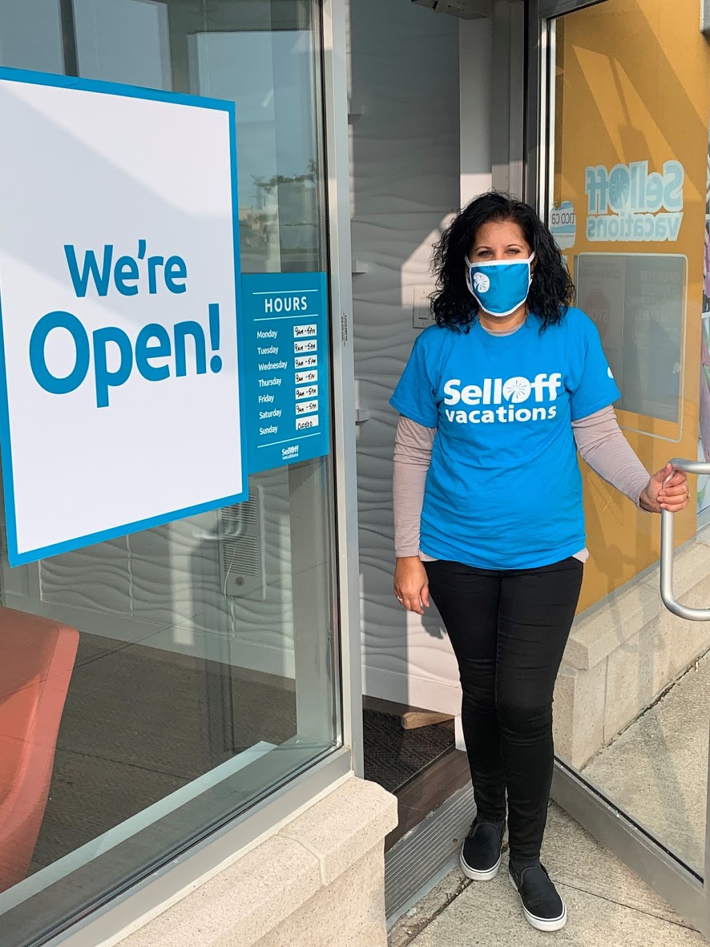 SellOffVacations | 3035 Argentia Rd #5, Mississauga, ON L5N 8P7, Canada | Phone: (866) 892-1280