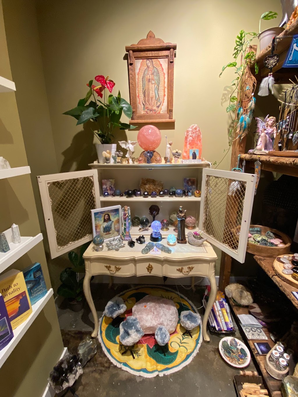 Crystal Vibes River Market | 810 Quayside Dr #105, New Westminster, BC V3M 6B9, Canada | Phone: (778) 238-8884