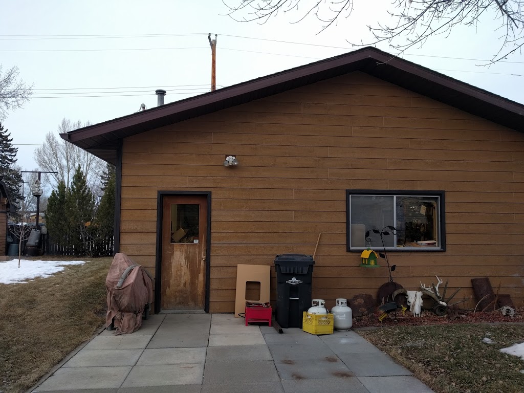 P. Groenwold Upholstery | 110 6 Ave SE, High River, AB T1V 1K4, Canada | Phone: (403) 652-7397