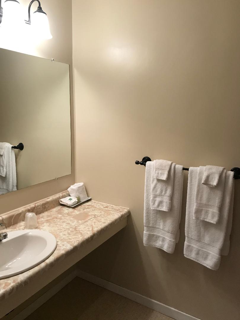 Atlantic Motel | 8 Brown Rd, Berry Mills, NB E1G 3Z3, Canada | Phone: (506) 387-7448