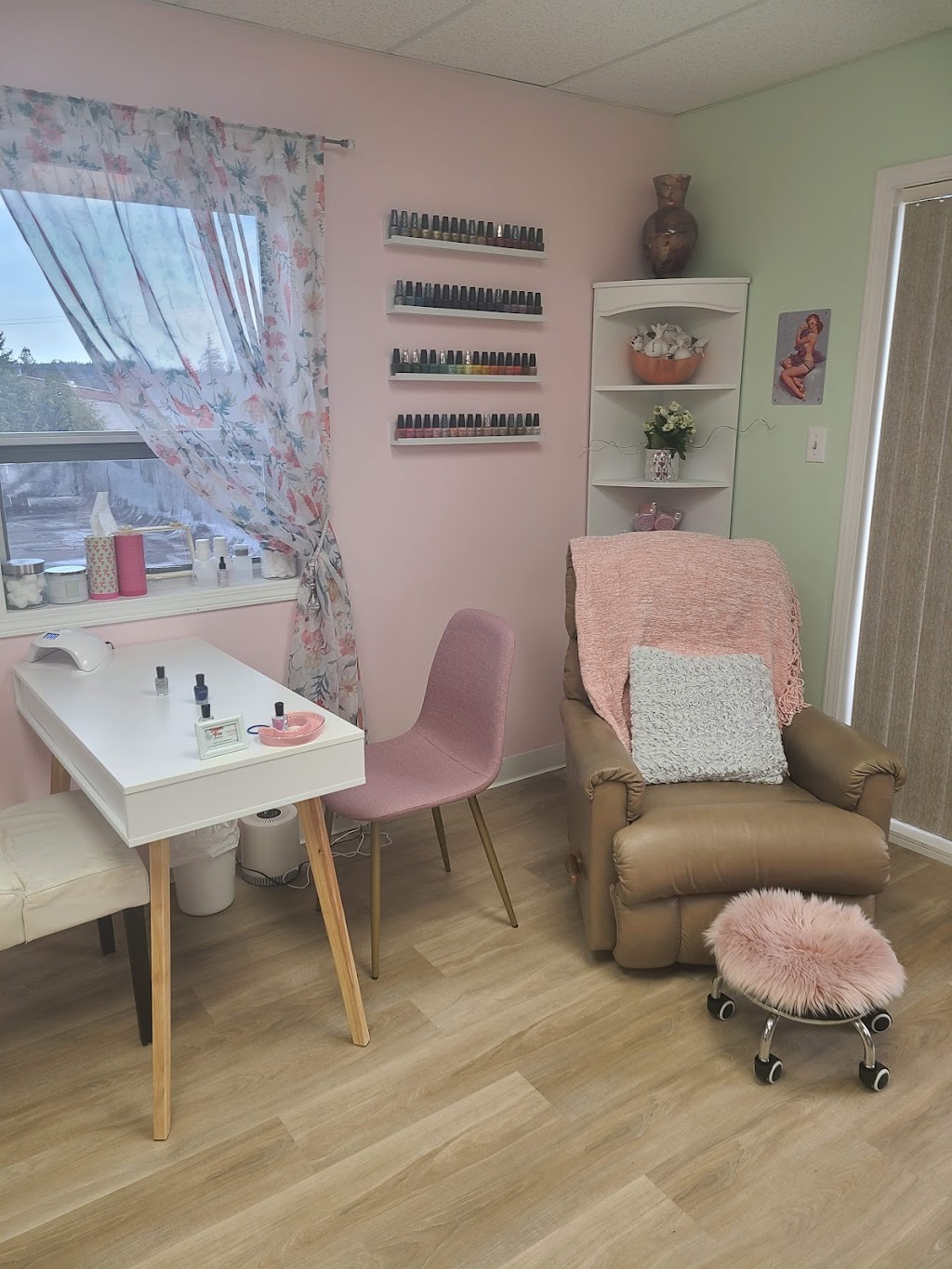 Copper Fox Esthetics | 4166 Departure Bay Rd, Nanaimo, BC V9T 4B7, Canada | Phone: (250) 797-4172