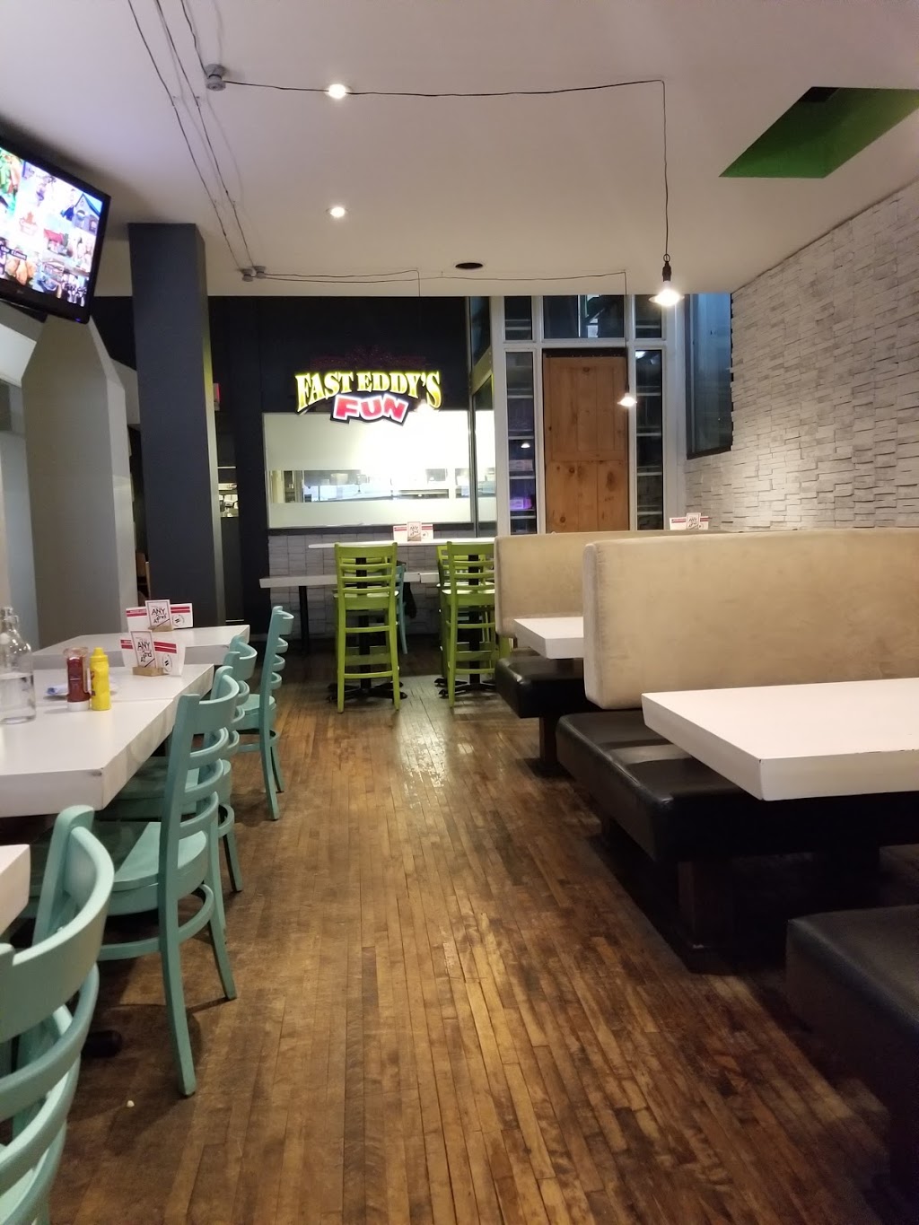 Motor Burger | 888 Erie St E, Windsor, ON N9A 3Y6, Canada | Phone: (519) 252-8004