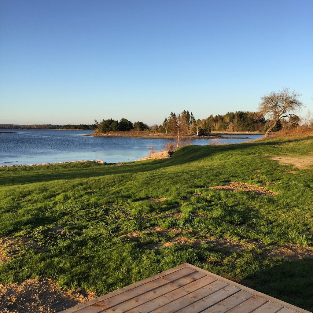 Across The Cove Beach House | 189 Martins Point Road, RR2, Mahone Bay, NS B0J 2E0, Canada | Phone: (902) 478-5454