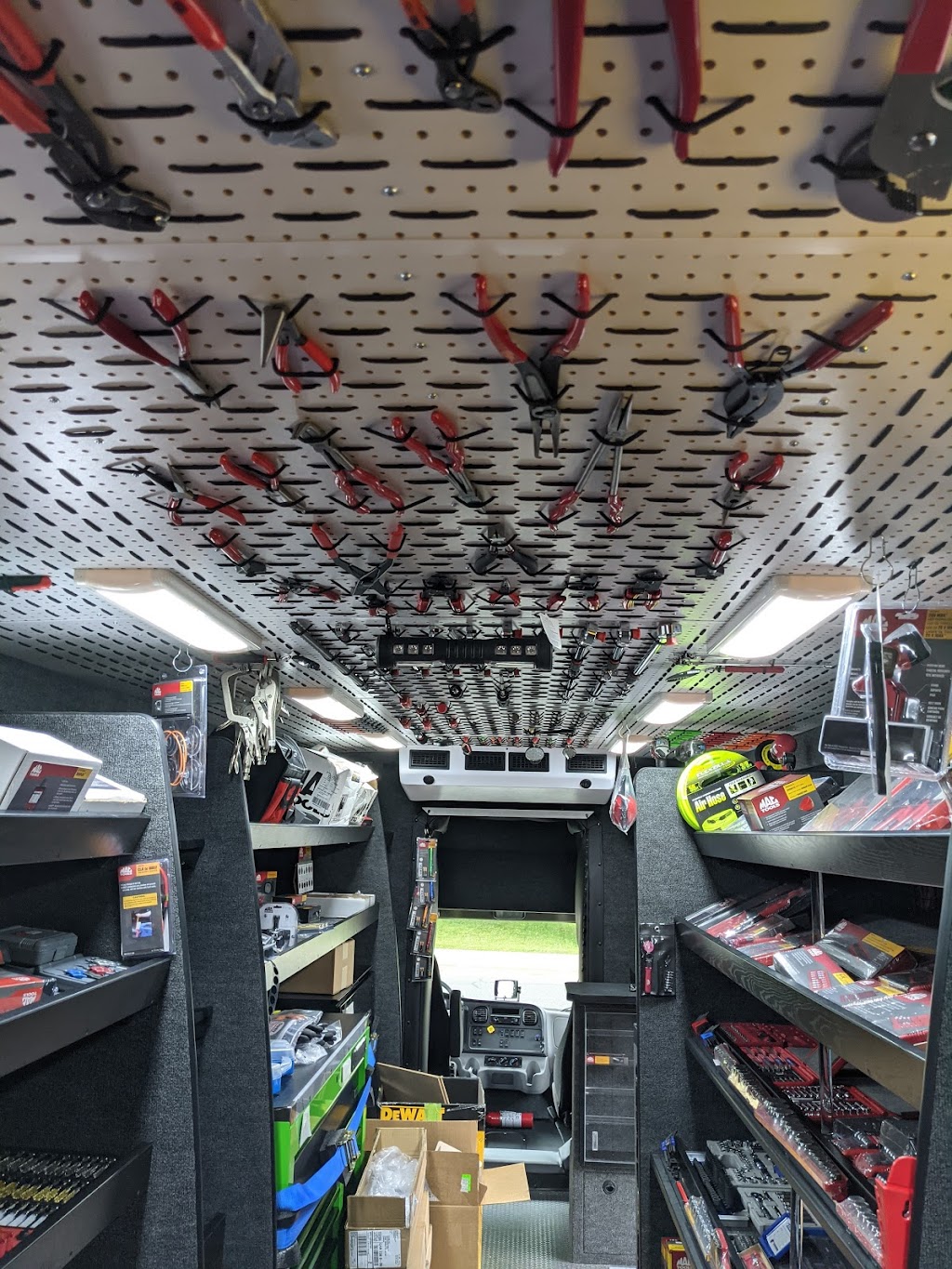 Distribution PRNDL Inc. | 630 de léglise, Nord, Saint-Amable, QC J0L 1N0, Canada | Phone: (514) 886-1837