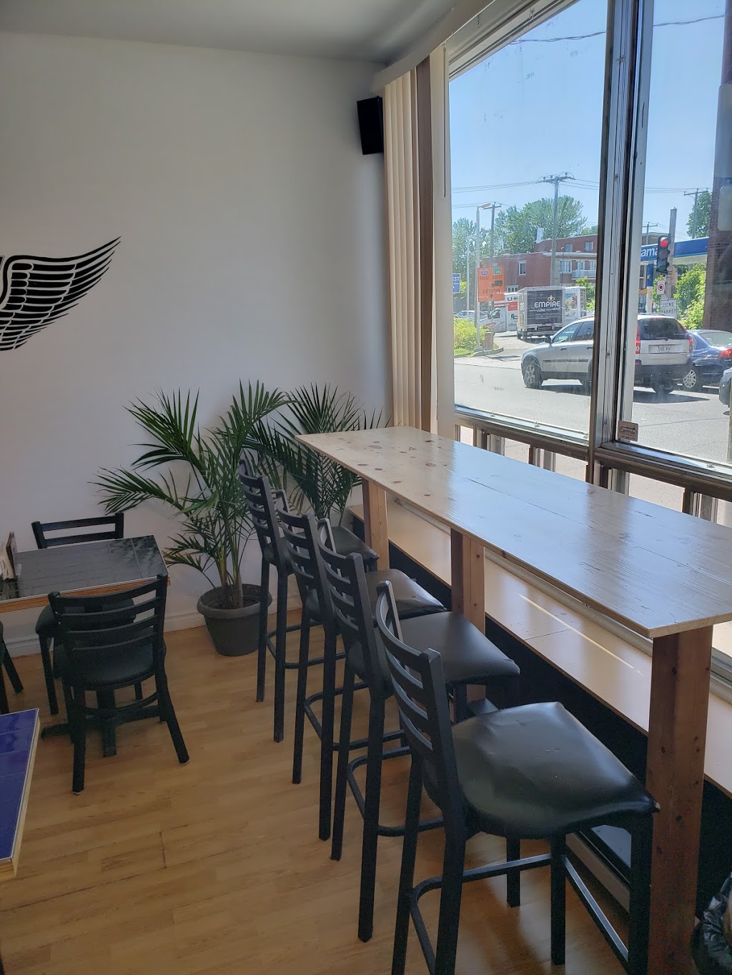 twings | 334 Rue Saint-Jacques, Lachine, QC H8R 1E2, Canada | Phone: (514) 543-9464