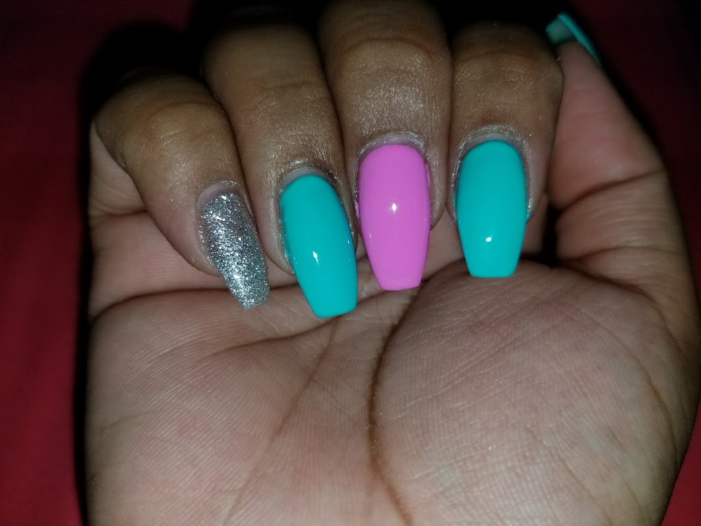 Hoang Kim Nails & Spa | 143 Clarence St #15, Brampton, ON L6W 1T2, Canada | Phone: (289) 401-1013