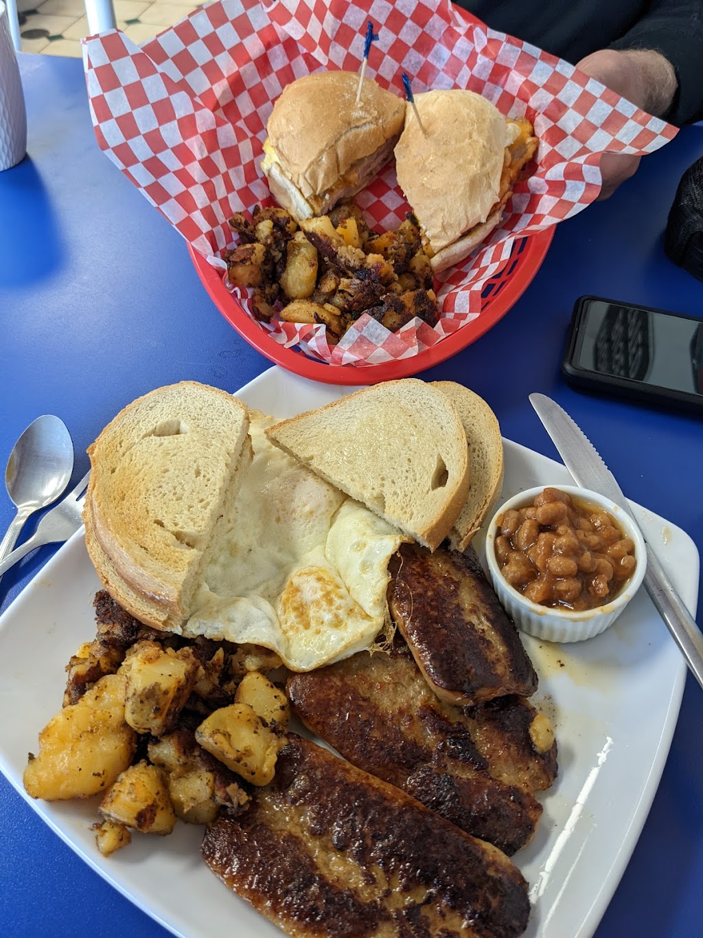 Fast Eddies Diner | 100 Doxsee Ave N, Campbellford, ON K0L 1L0, Canada | Phone: (705) 653-1888