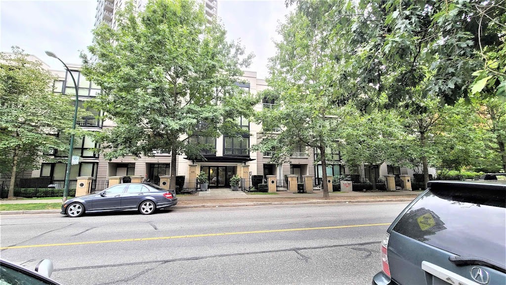Emily Vu Realtor | 3700 N Fraser Way #230, Burnaby, BC V5J 5H4, Canada | Phone: (778) 668-8728