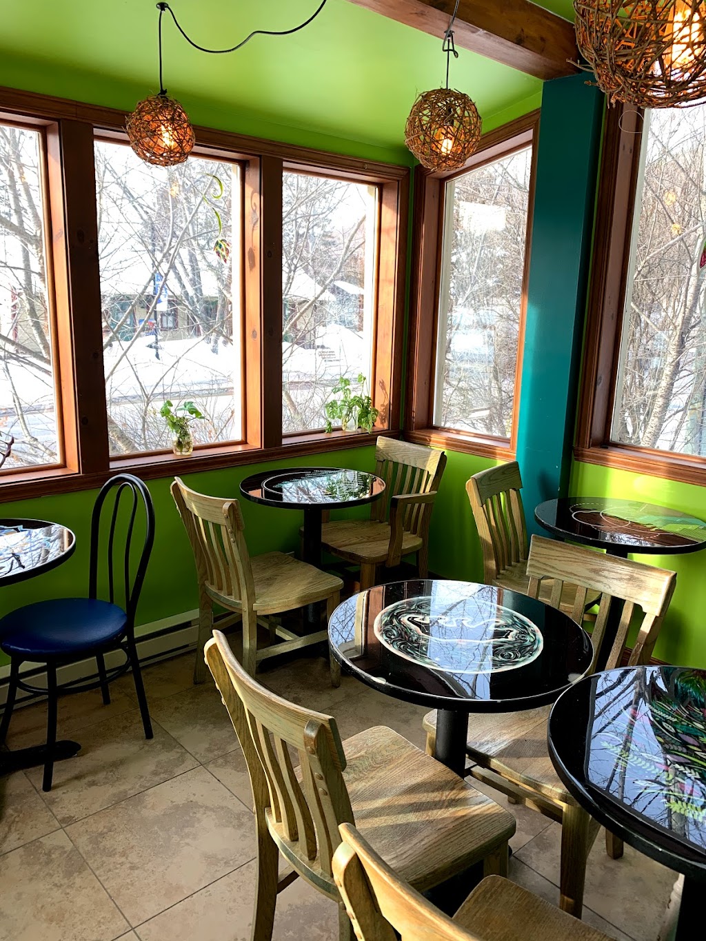 Pub Mont-Tremblant - Microbrasserie Baril Roulant | 1885 Chem. du Village, Mont-Tremblant, QC J8E 1K2, Canada | Phone: (888) 540-4840