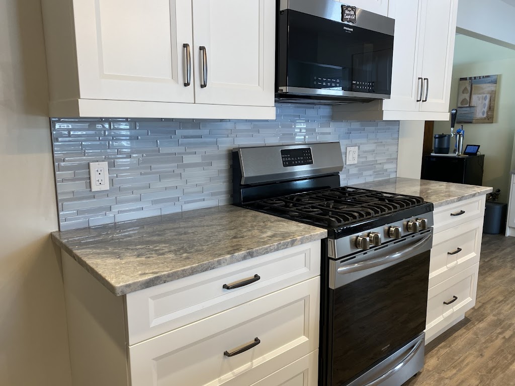Gilmour Glass and Showers | 757 Fifes Bay Marina Ln, Peterborough, ON K9J 6X3, Canada | Phone: (705) 768-0684