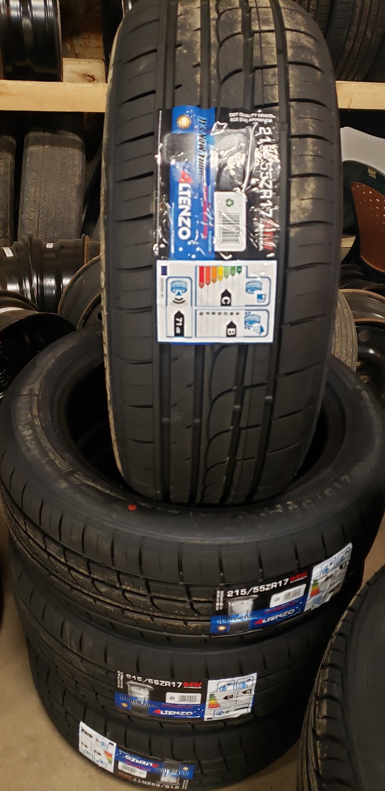 Barrie DT Discount tyres wholesale price Tire shop | car repair | 4 Ferris Ln, Barrie, ON L4M 2X7, Canada | 7058963901 OR +1 705-896-3901