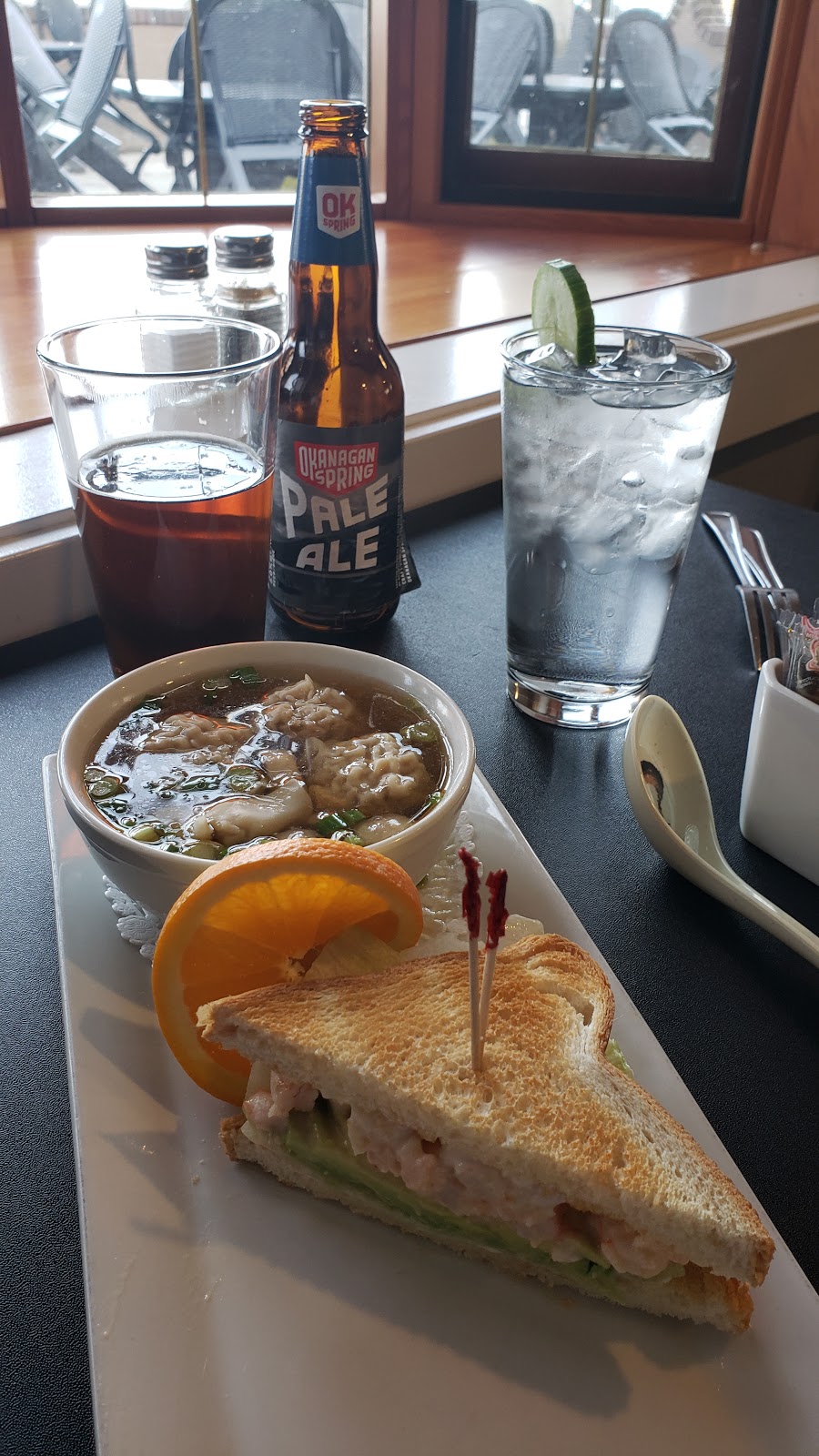 Cambo Beach Restaurant | 914 Lakeshore Dr, Penticton, BC V2A 1B7, Canada | Phone: (778) 476-7888