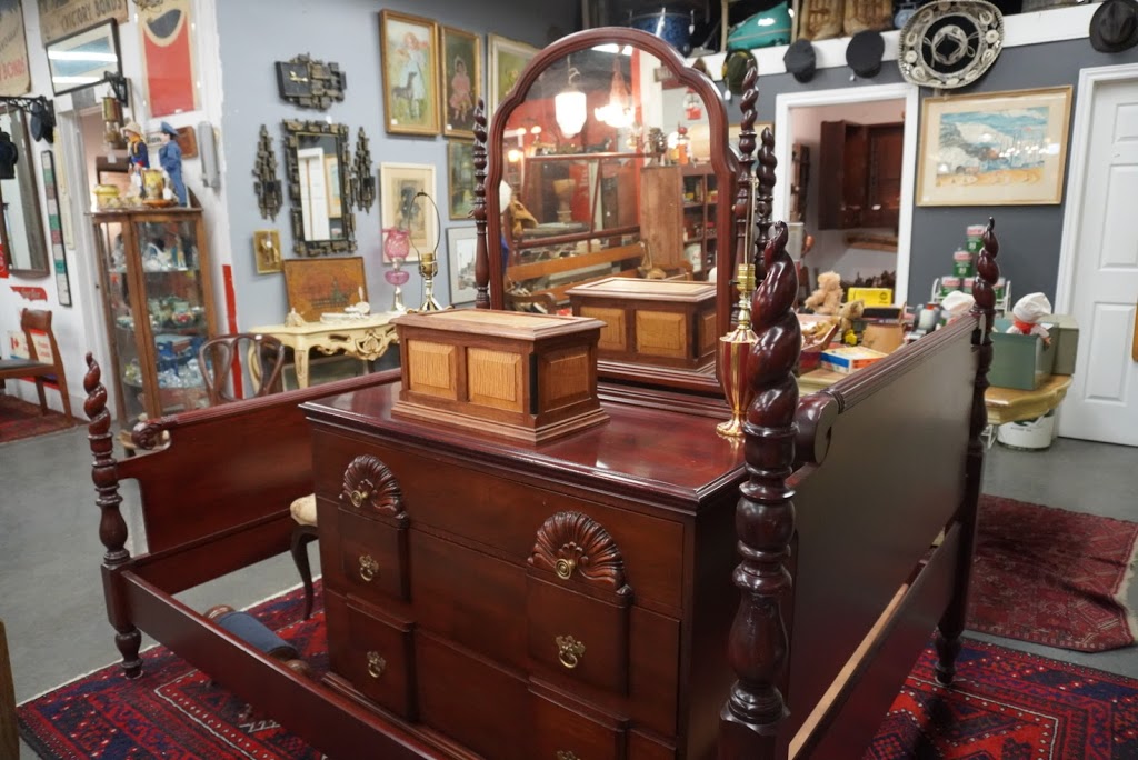 St. Clair Antiques | 3595 St Clair Ave E Unit 7, Scarborough, ON M1K 1L8, Canada | Phone: (416) 606-7843