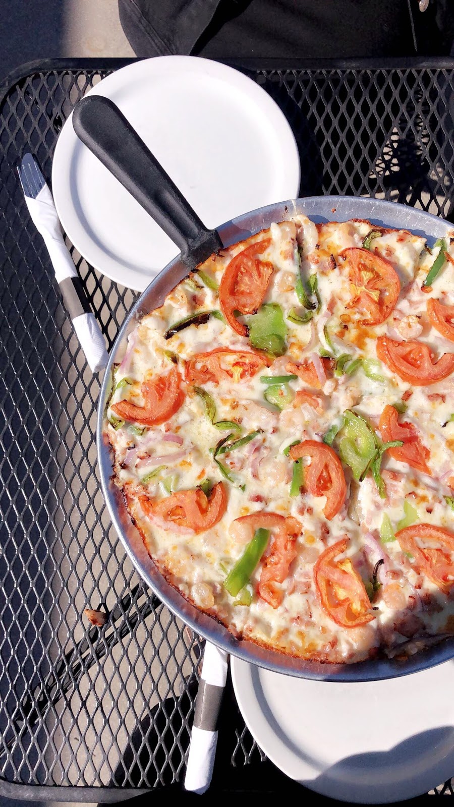 Pizza Hotline | 674 Main St, Winkler, MB R6W 1A3, Canada | Phone: (204) 331-3888