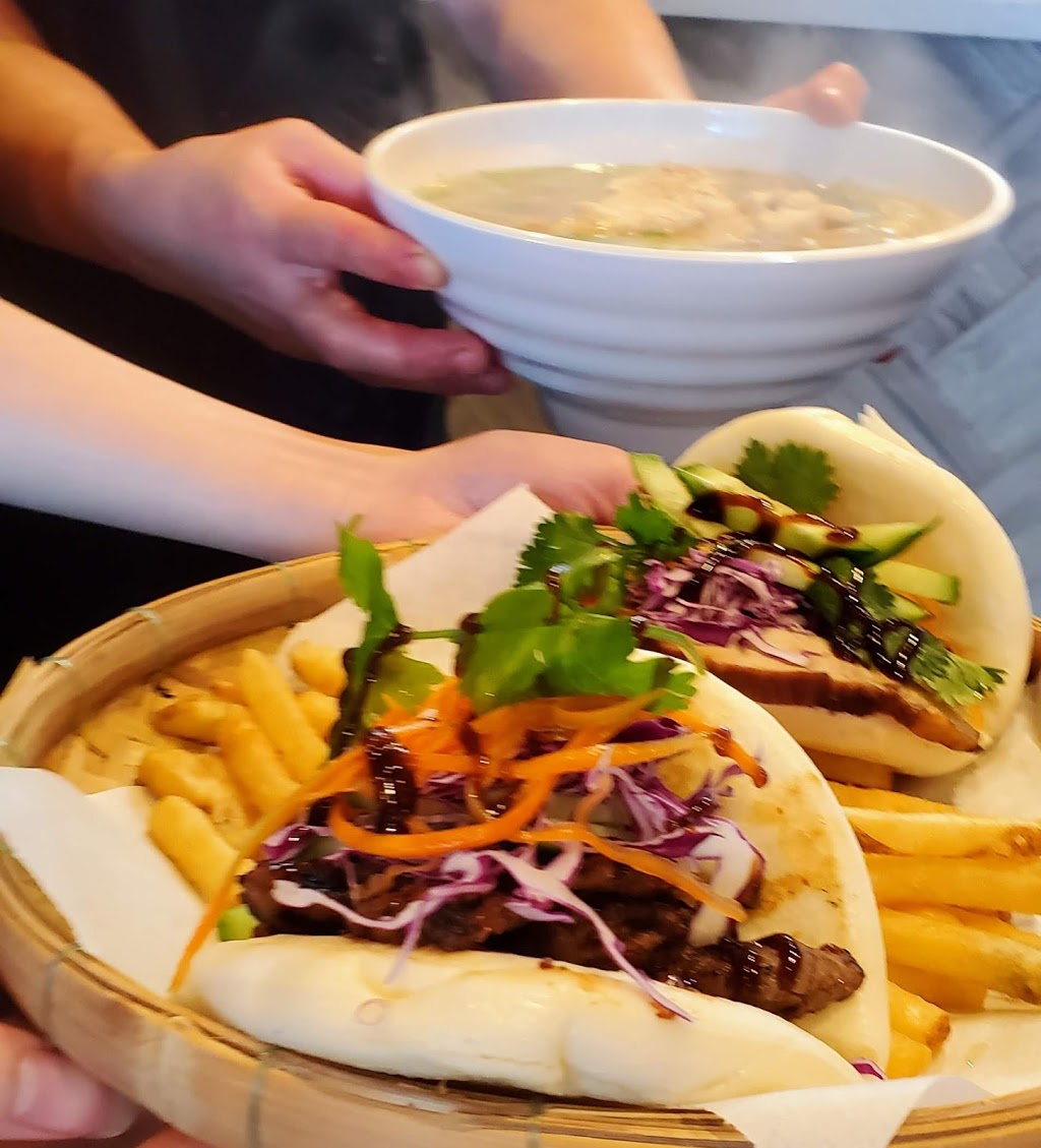 Pho VietStar | 14800 Yonge St Unit 111, Aurora, ON L4G 1N3, Canada | Phone: (905) 727-8488
