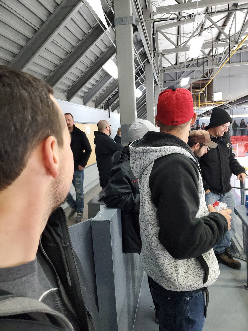 Windsor Arena | 250 Rue Georges-Guilbault, Windsor, QC J1S 1M8, Canada | Phone: (819) 845-7888