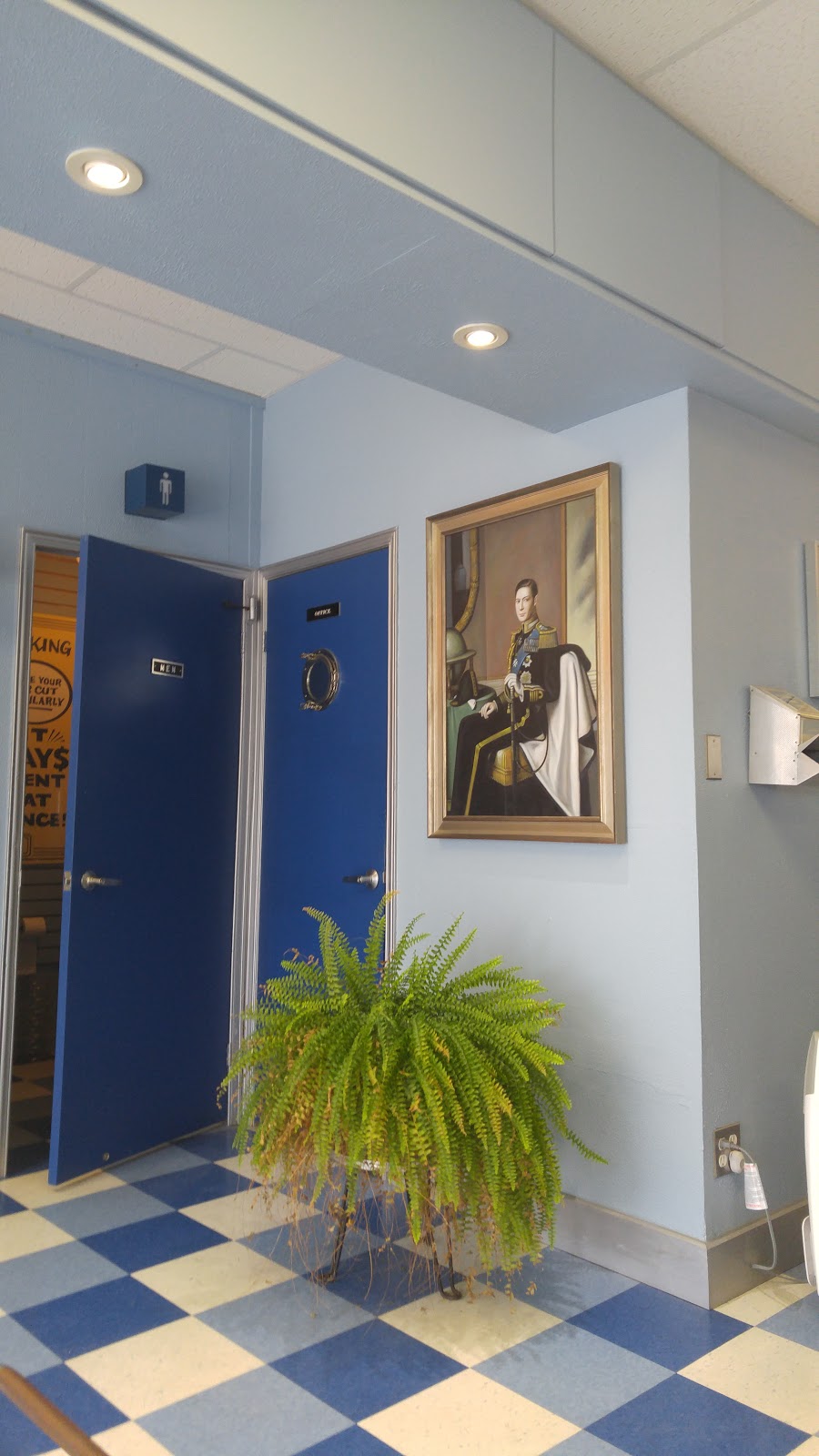 Crown Barber Shop | 219 Silvercreek Pkwy N, Guelph, ON N1H 7K4, Canada | Phone: (519) 763-2229