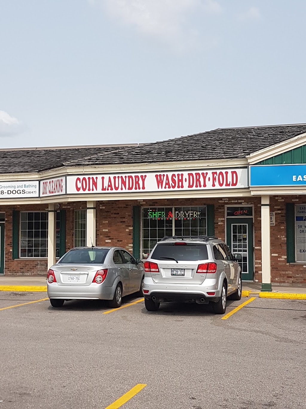 Dundas Coin Laundry & Dry Cleaning | 1916 Dundas St E #5A, Whitby, ON L1N 2L6, Canada | Phone: (905) 432-7627