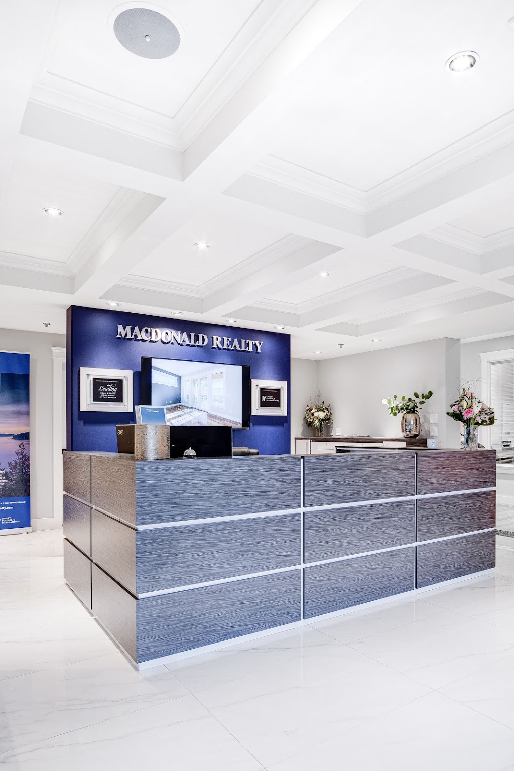 David McKay Realtor | 546 Island Hwy W, Parksville, BC V9P 1H2, Canada | Phone: (250) 616-8505