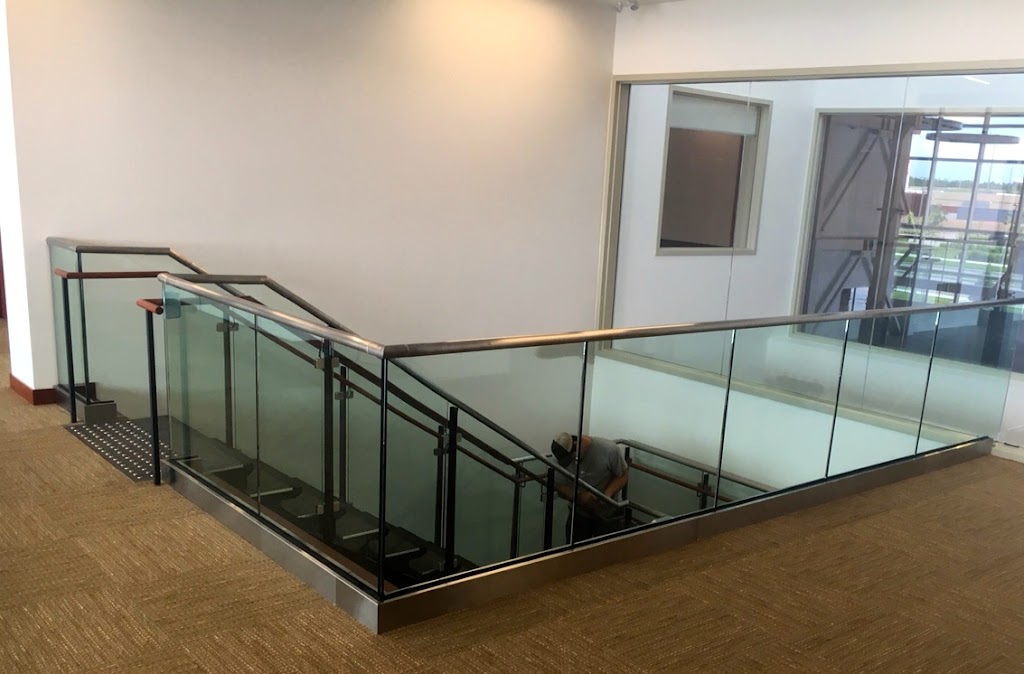 Johns Glass | 2265 Petawawa Blvd, Pembroke, ON K8A 7G7, Canada | Phone: (613) 687-2530
