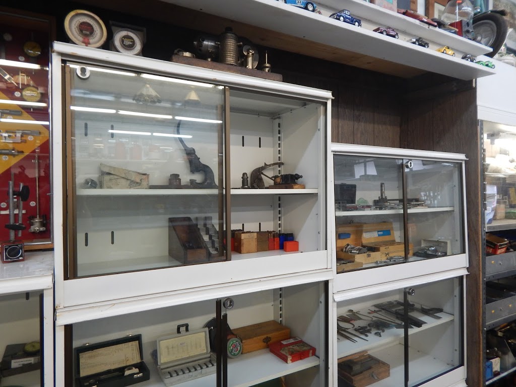 The 689r new & used tool store | 222 Kenilworth Ave N, Hamilton, ON L8H 4S2, Canada | Phone: (905) 730-6898