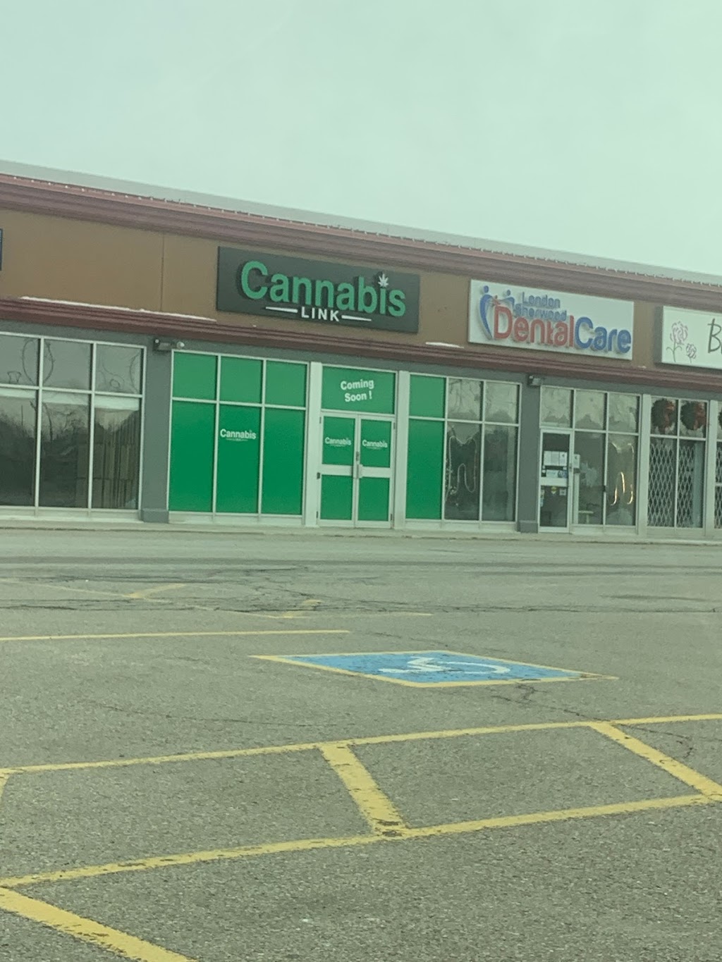 Cannabis Link Sherwood | 1225 Wonderland Rd N #40A, London, ON N6G 2V9, Canada | Phone: (519) 657-4747