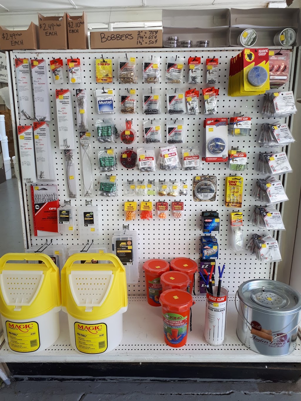 The Crappie Store | 102 Metcalfe Ave W, Dresden, ON N0P 1M0, Canada | Phone: (519) 683-4363