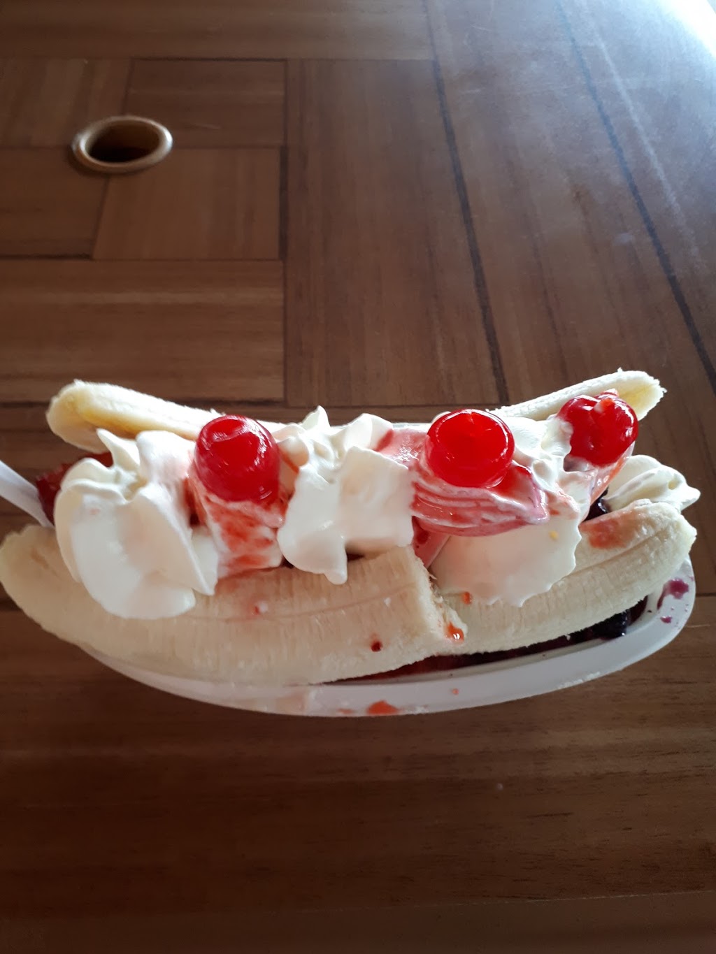 Bar Laitier LOurs Glacé | 3285 1re Ave, Québec, QC G1L 3R2, Canada | Phone: (418) 628-1854