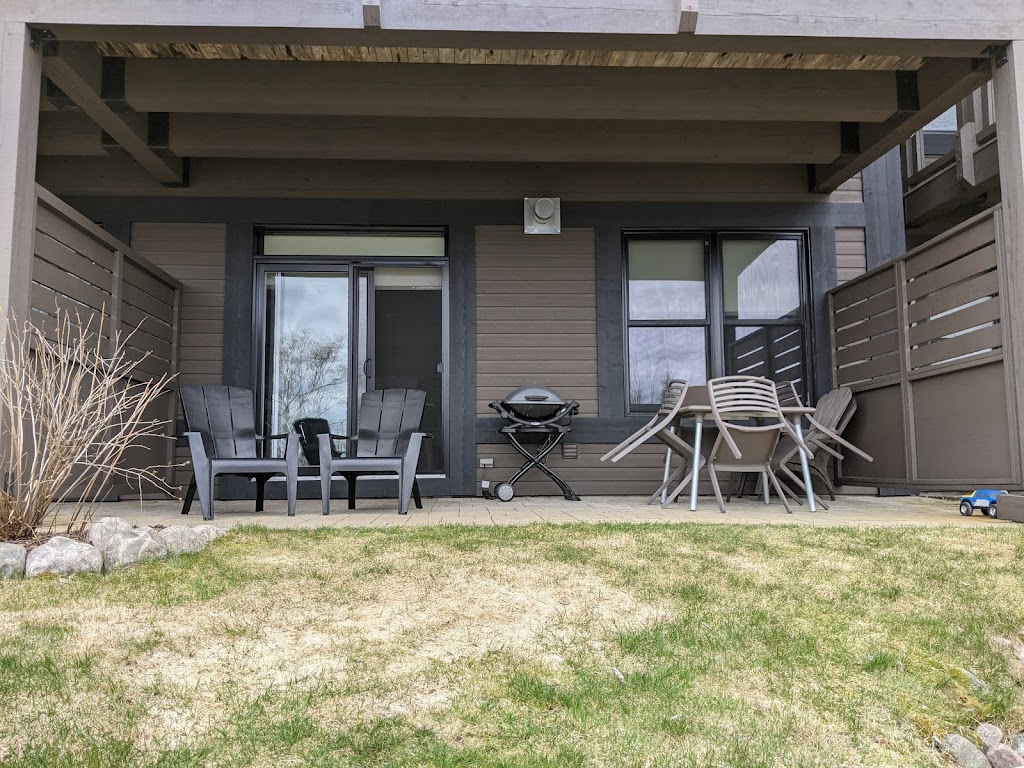 Escapade Bonheur | 2178 Chem. du Lac Supérieur, Lac-Supérieur, QC J0T 1P0, Canada | Phone: (514) 772-6648