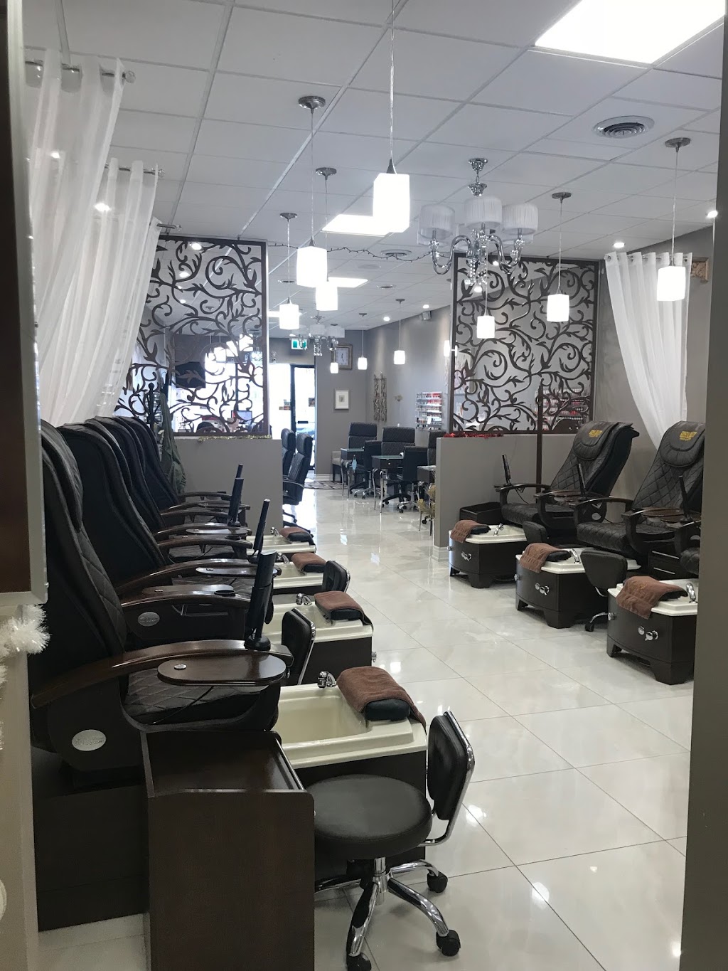 Krystal Beauty Nails and Day Spa | 2023 Long Lake Rd, Sudbury, ON P3E 4M8, Canada | Phone: (705) 525-1888