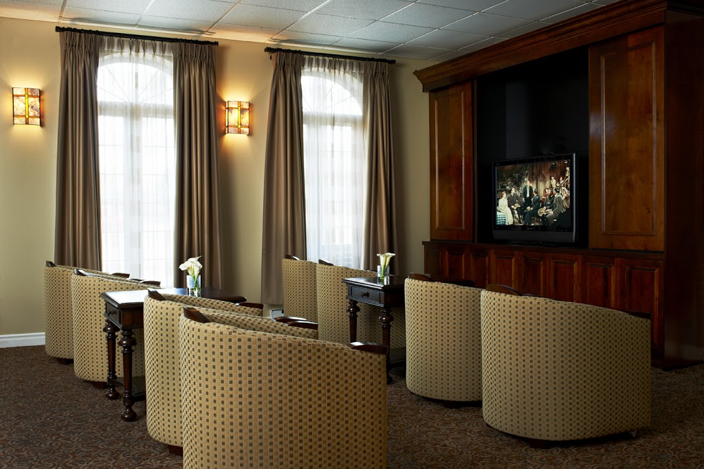 Revera Ogilvie Villa | 1345 Ogilvie Rd, Gloucester, ON K1J 7P5, Canada | Phone: (613) 742-6524
