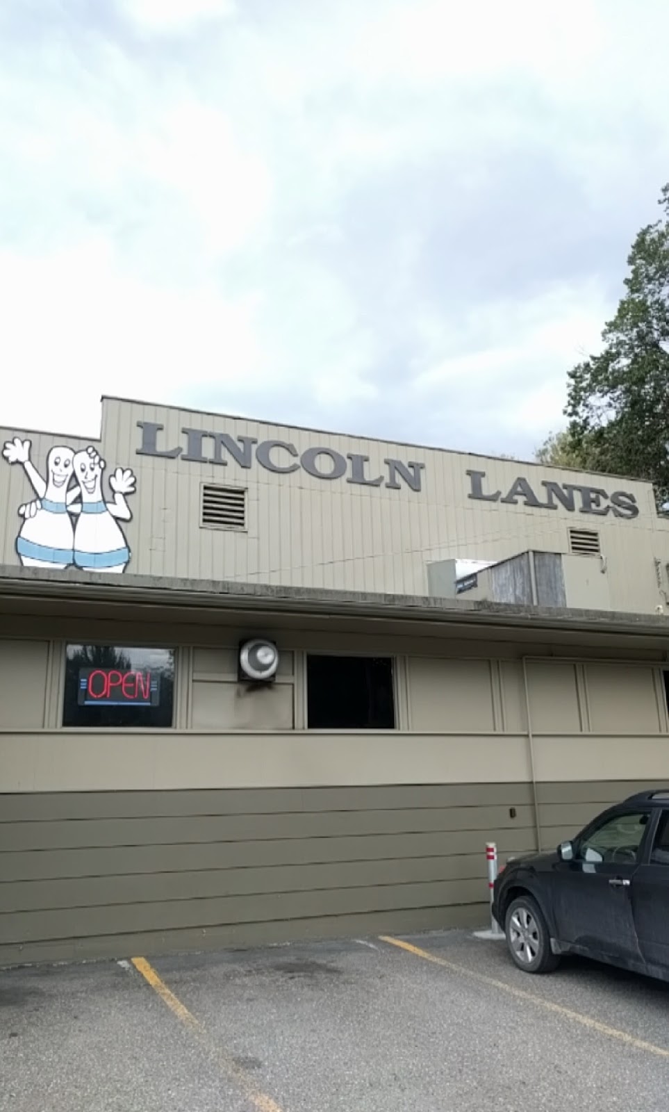 Lincoln Lanes (1969) Ltd | 3510 25 Ave, Vernon, BC V1T 1P3, Canada | Phone: (250) 542-9837